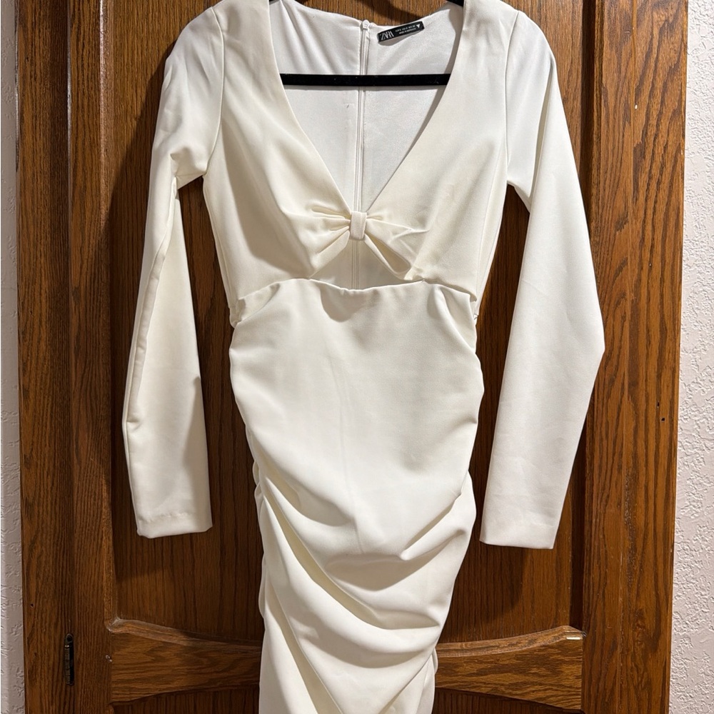 Zara Elegant White Long Sleeve Dress with Bow